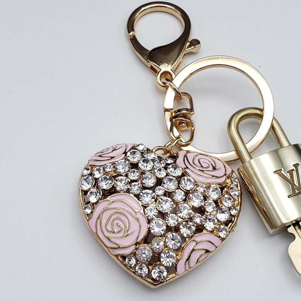 LV Gold Padlock & Key 🔒 Authentic Louis Vuitton Bag Unbranded Heart Charm - Picture 6 of 8